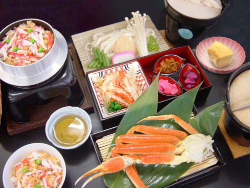 【名古屋・一社発】新オープン!三井アウトレットパーク岡崎&茹でガニ付きカニ釜めしランチ&みかん狩り&みかん1kgのお土産2